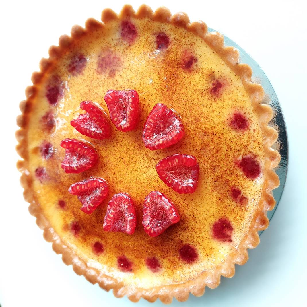 Custard Tart with Raspberries  (27cm)