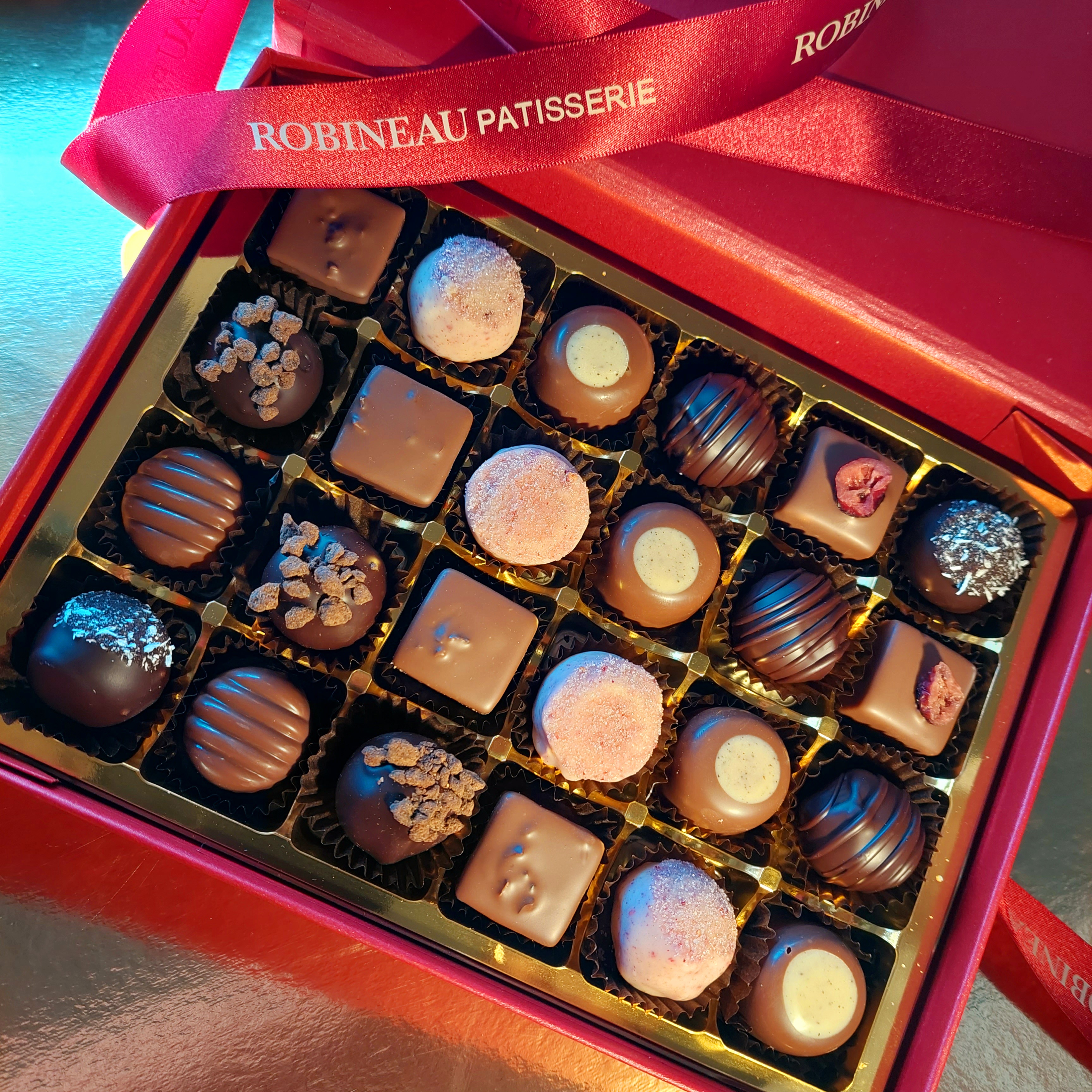 Christmas Selection Box (Large 24)