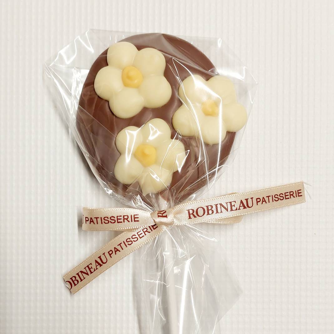 Milk Chocolate Daisy Lollipop