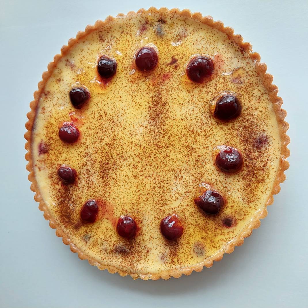 Custard Tart with Cherries (27cm)