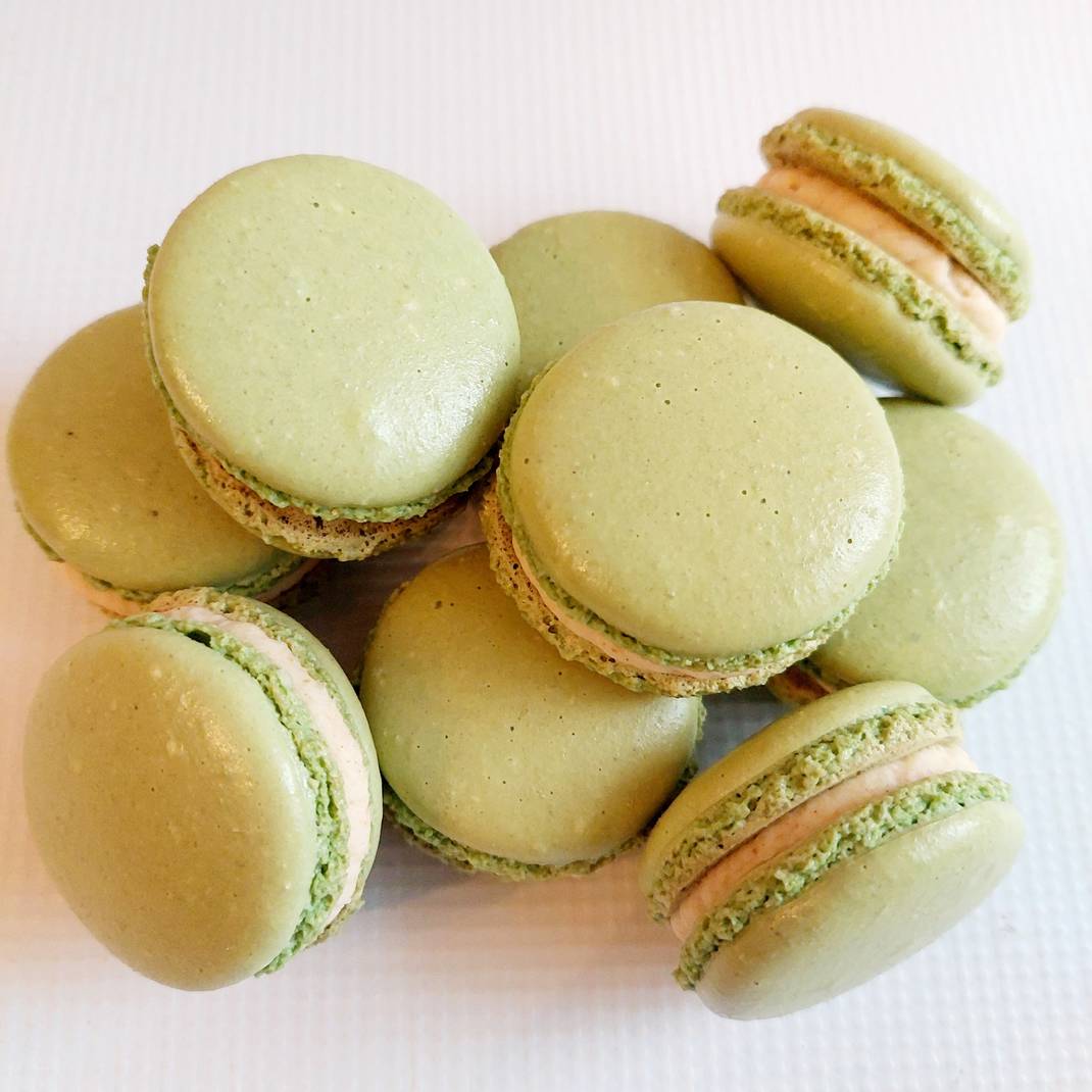Spiced Green Apple Parisian Macaroon