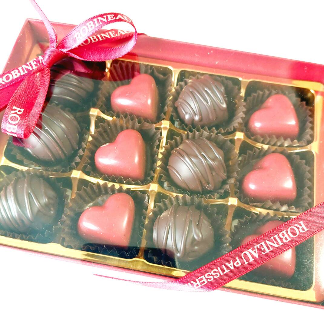 12 Valentine Chocolates Selection
