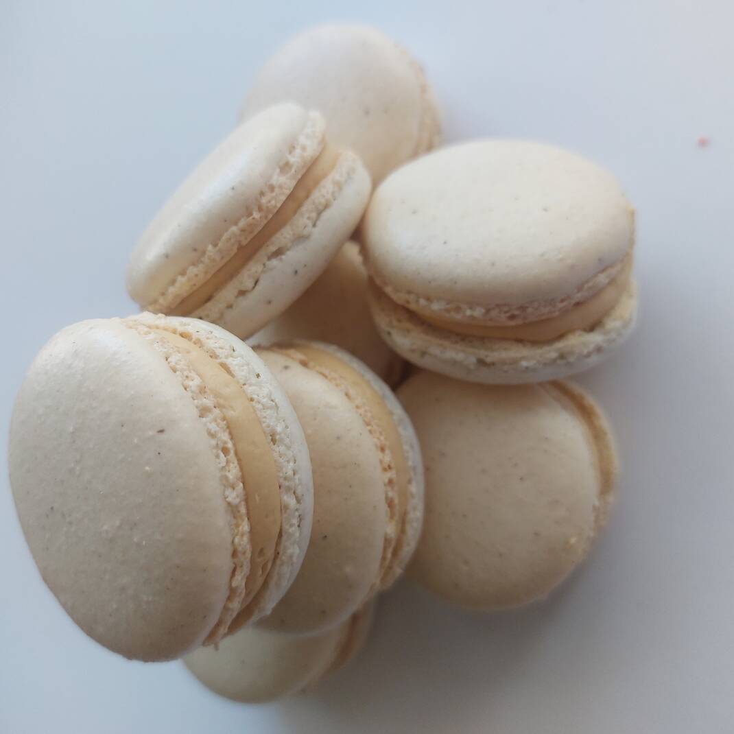 Apricot & Ginger Parisian Macaroon
