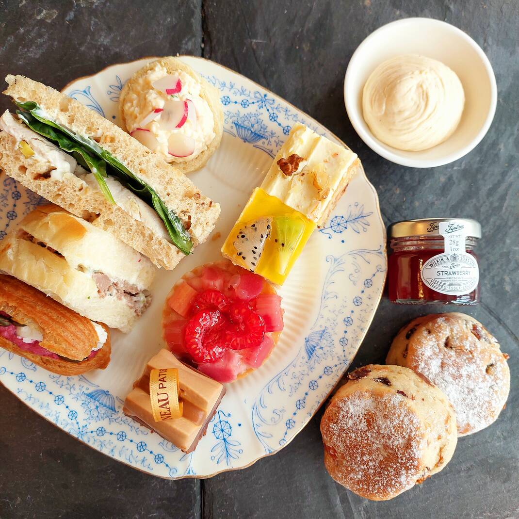 Traditional Prosecco Afternoon Tea to Takeaway