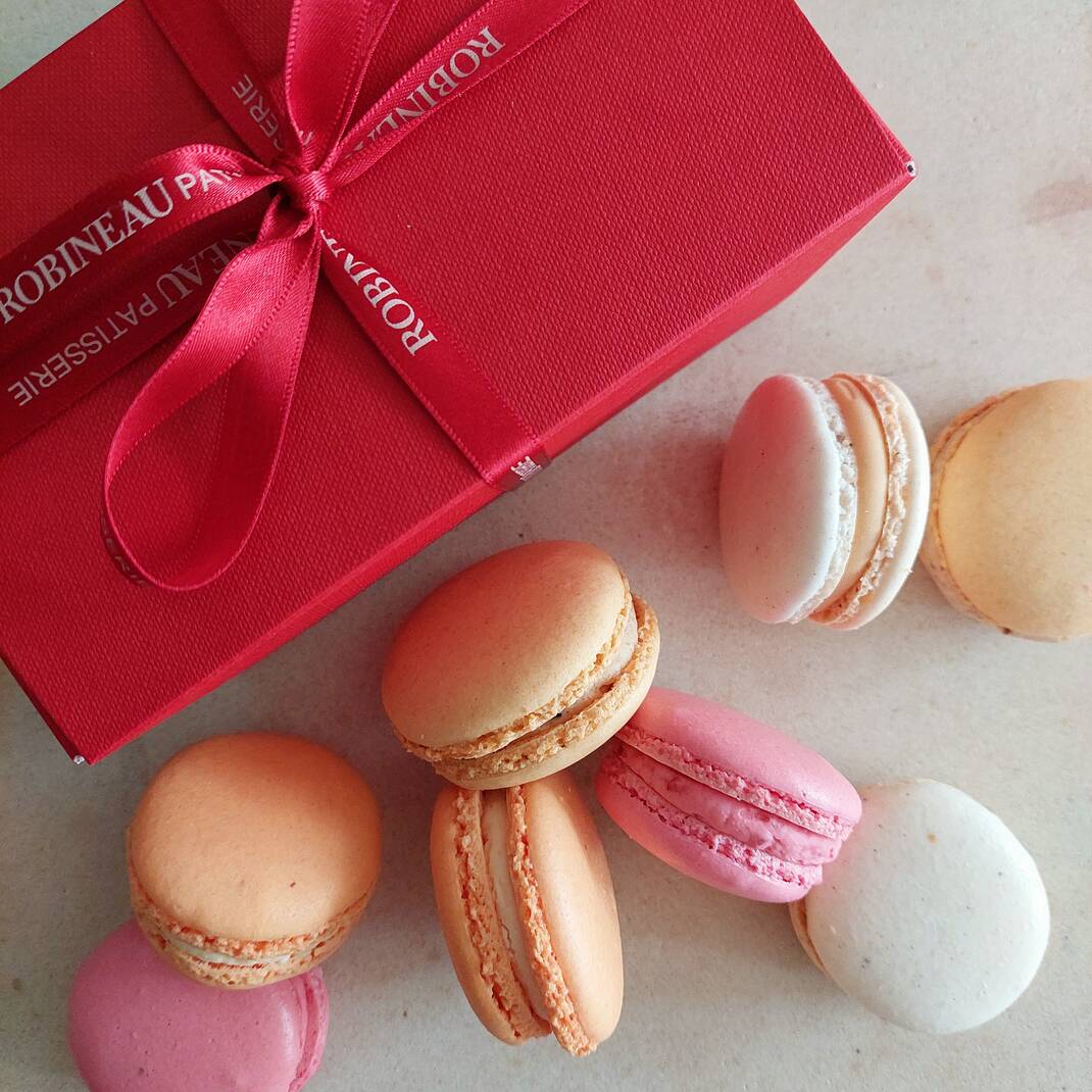 A Gift Box of 8 Parisian Macaroons