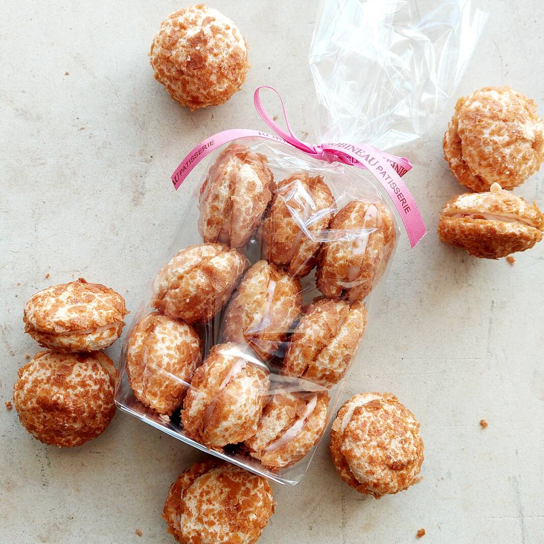 Raspberry & Almond Macaroons