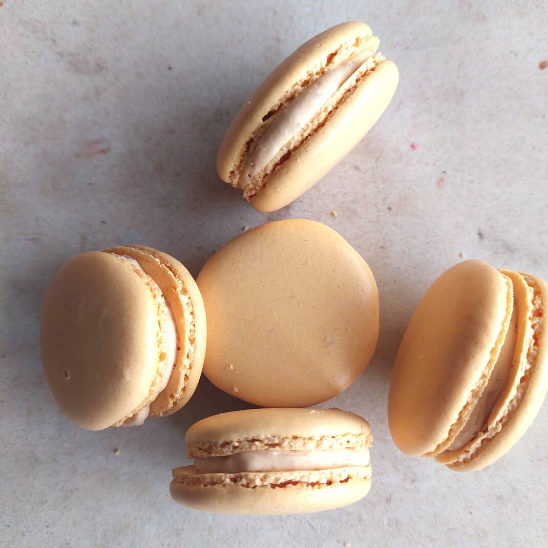 Caramel & Chocolate Parisian Macaroon
