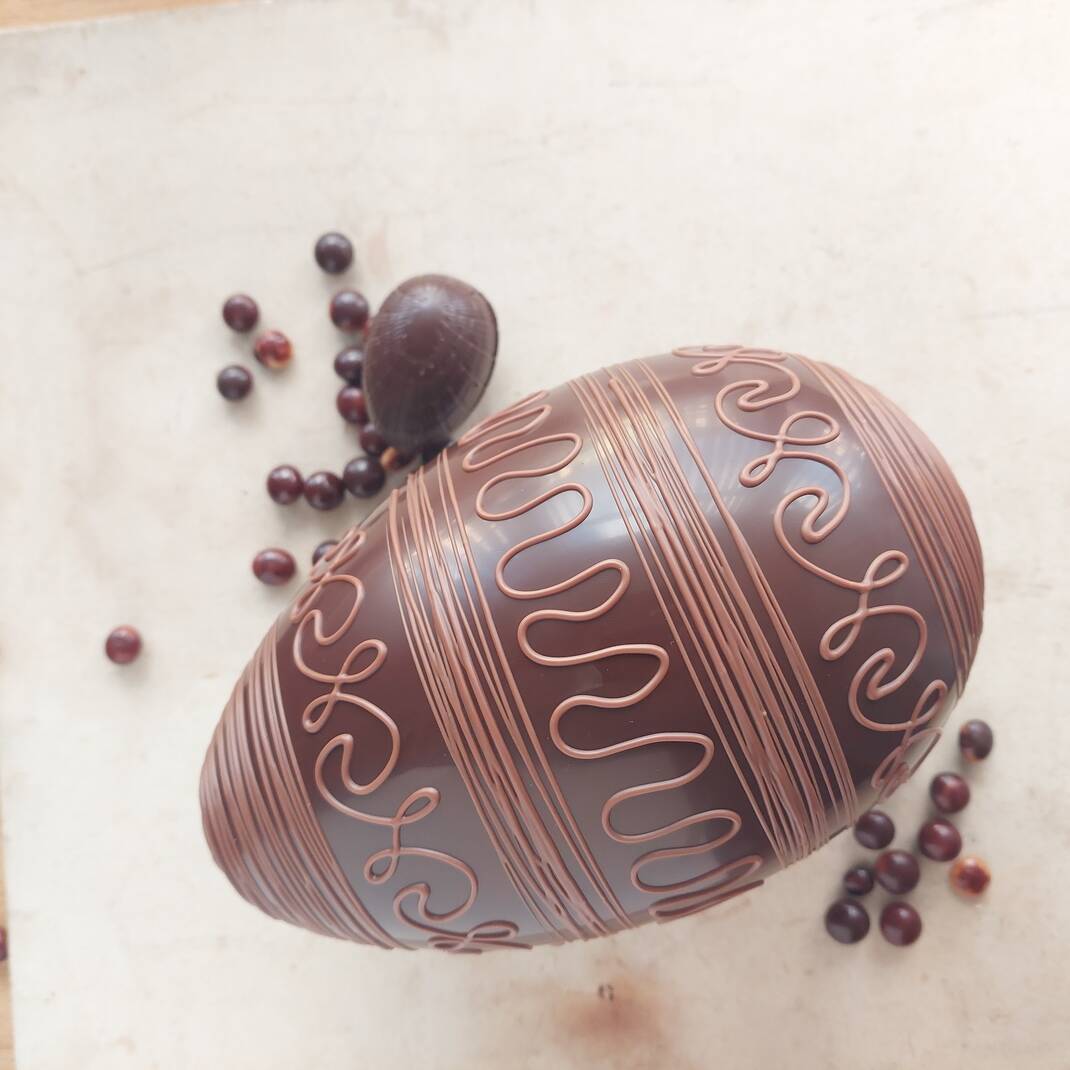 Large Dark Chocolate Swirl Easter Egg