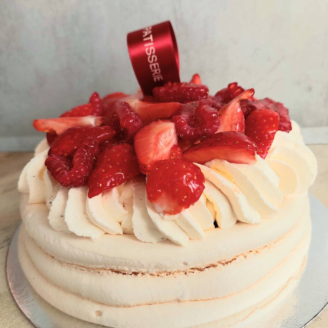 Large Strawberry Pavlova (10% off, usually £19.50)