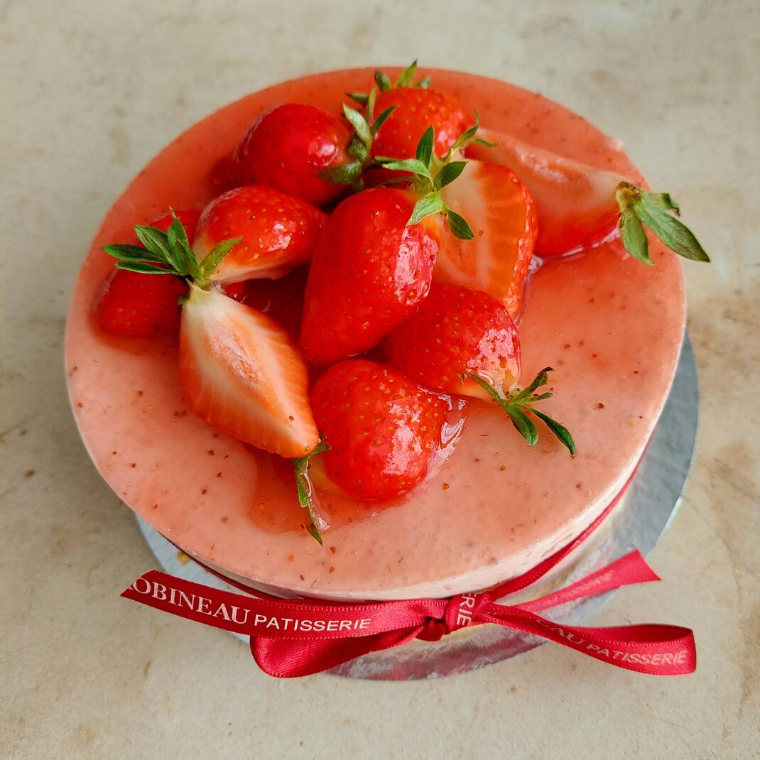 Large Strawberry Cheesecake (10% off, usually £24.50)
