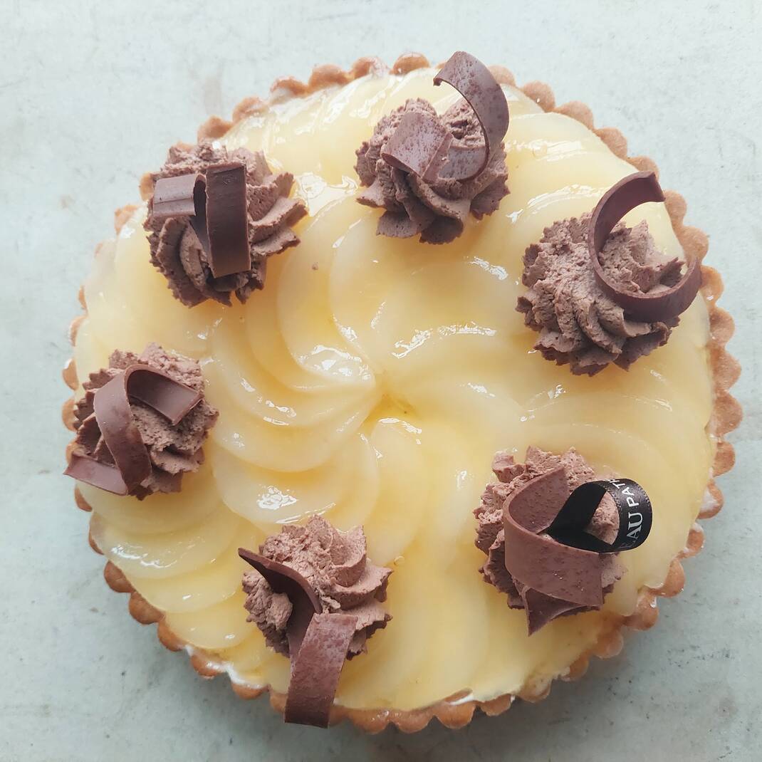 Large Vanilla, Chocolate & Pear Tart