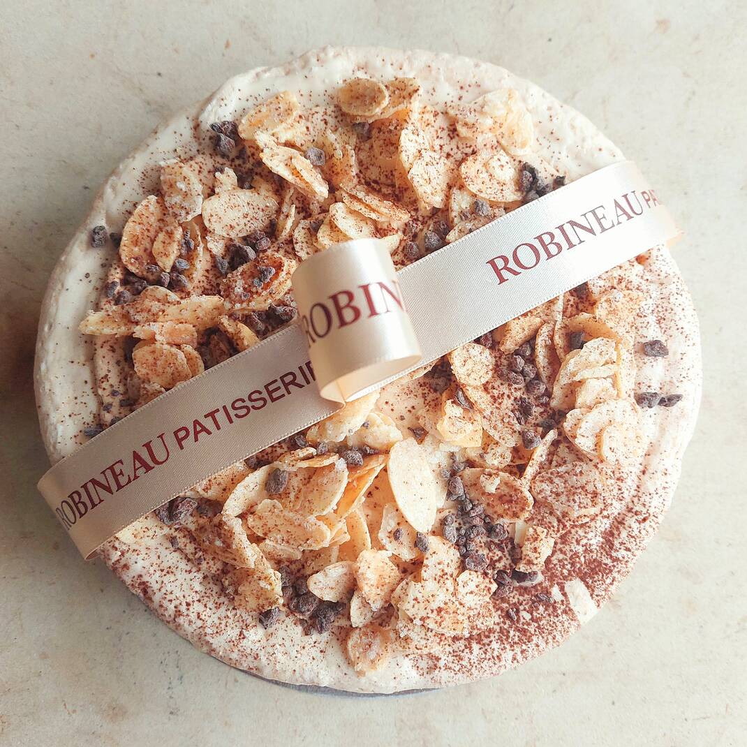 Large Salted Caramel & Almond Meringue