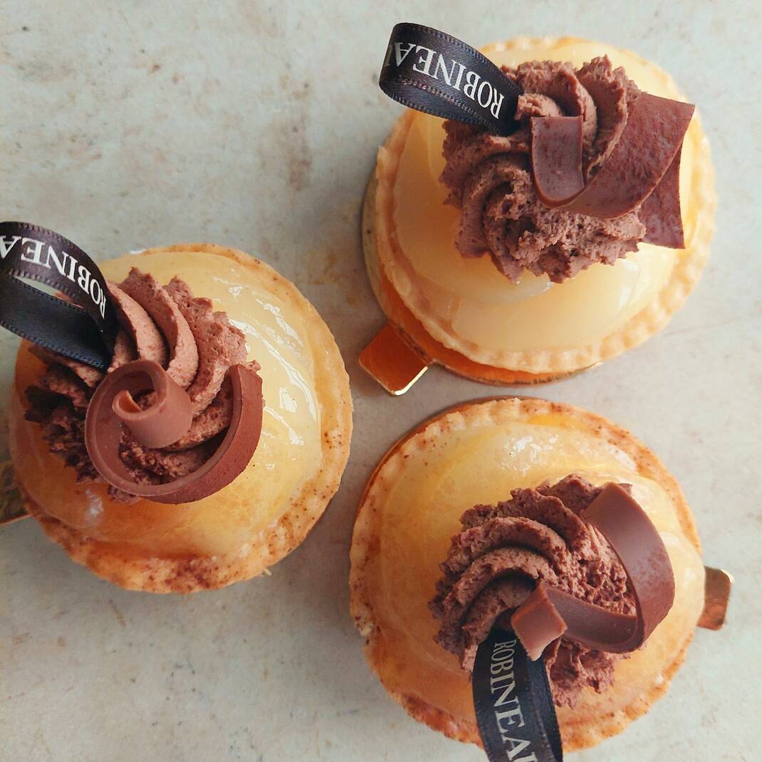 Individual Vanilla, Chocolate & Pear Tart